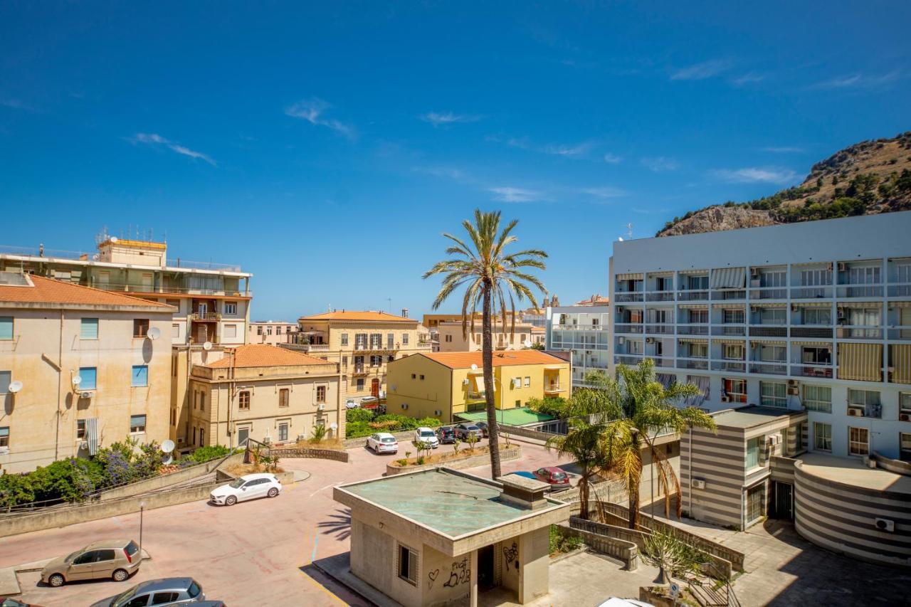 Queen'S House Cefalu Appartamento Vicino Il Mare Luaran gambar